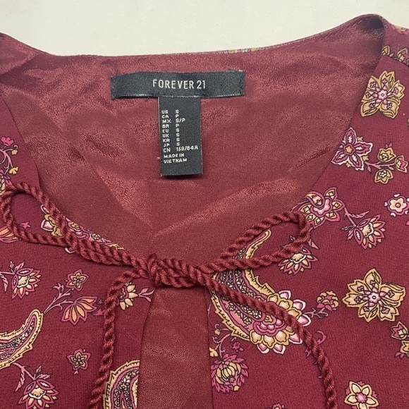 FOREVER 21 Floral Maxi Dress Tier Bottom Size Small Colour Burgundy - Picture 4 of 11